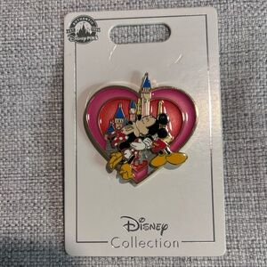 Mickey and Minnie Mouse Kissing Pin